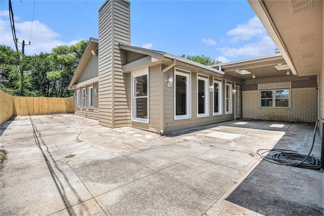 33 Maple Lane, Galveston, TX 77551