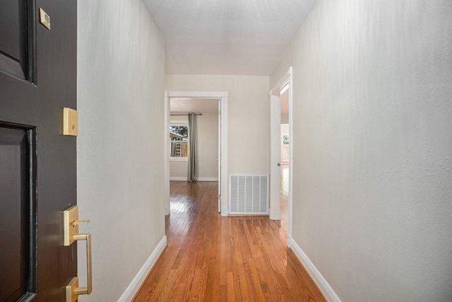 33 Maple Lane, Galveston, TX 77551