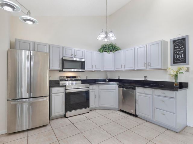 5933 Golden Eagle Circle, Palm Beach Gardens, FL 33418