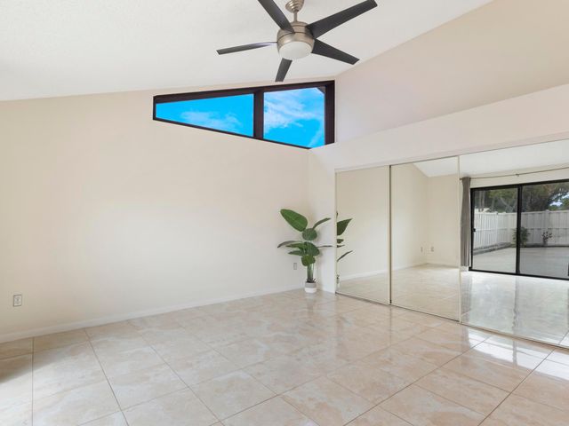 5933 Golden Eagle Circle, Palm Beach Gardens, FL 33418