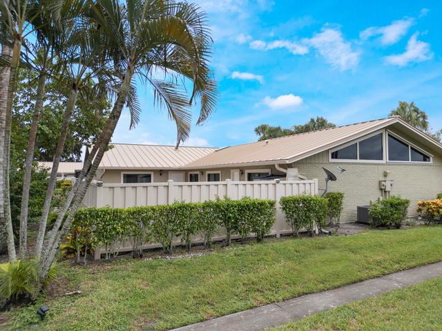 5933 Golden Eagle Circle, Palm Beach Gardens, FL 33418