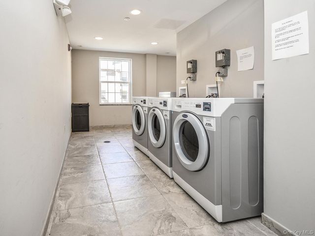 400 Carney Street 607, Glen Cove, NY 11542