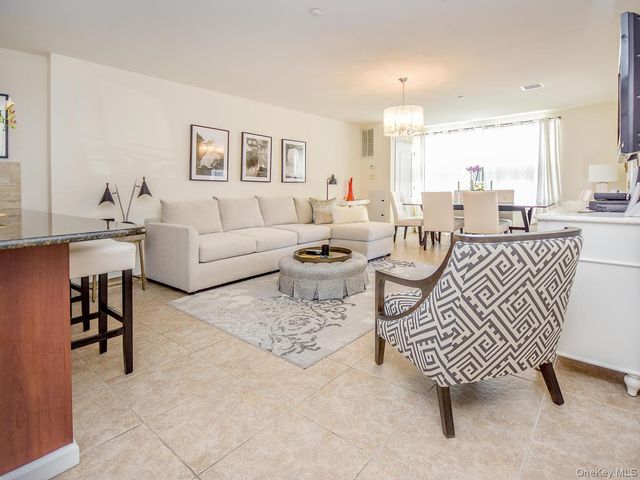 400 Carney Street 607, Glen Cove, NY 11542