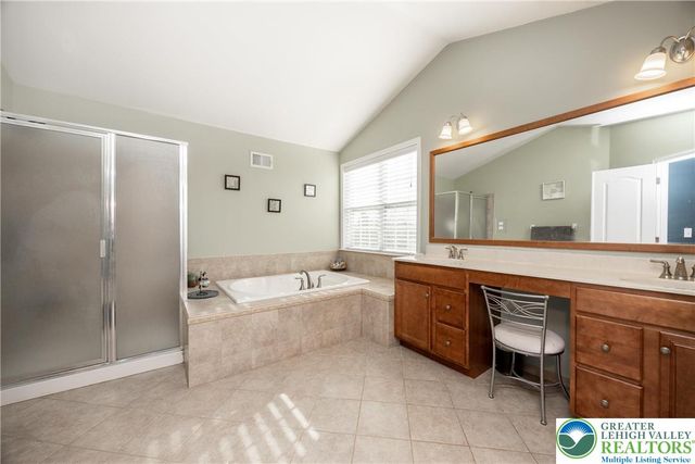 7266 Cedar Road, Lower Macungie Twp, PA 18062