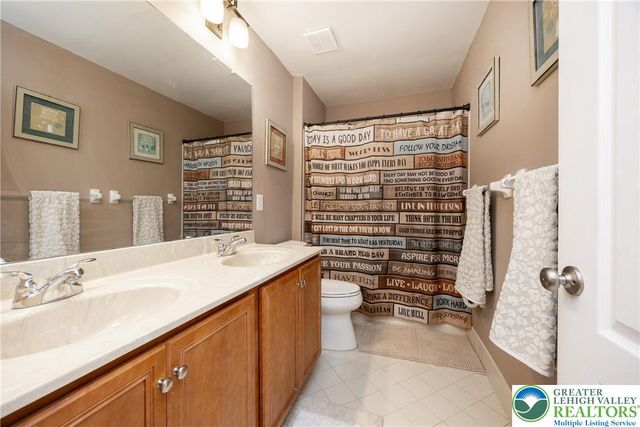 7266 Cedar Road, Lower Macungie Twp, PA 18062