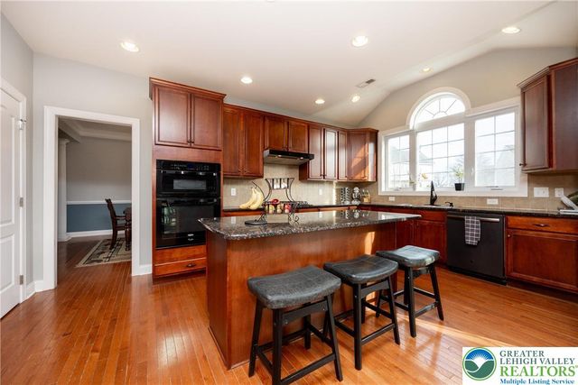 7266 Cedar Road, Lower Macungie Twp, PA 18062