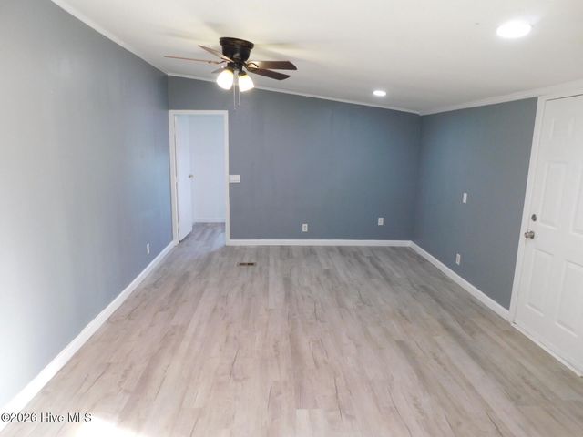 660 Seashell Drive, Kinston, NC 28504