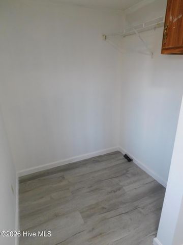 660 Seashell Drive, Kinston, NC 28504