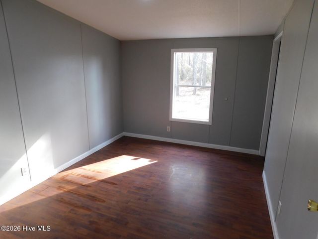 660 Seashell Drive, Kinston, NC 28504