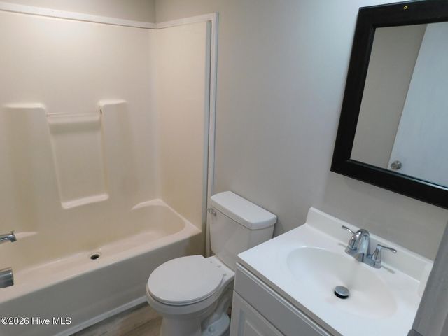 660 Seashell Drive, Kinston, NC 28504