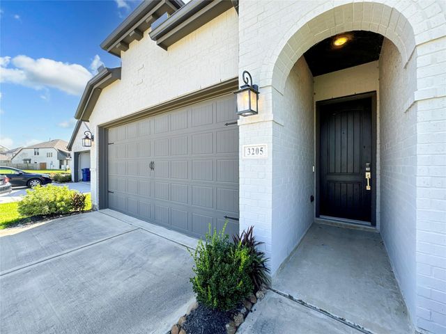 3205 Cornflower Coast Court, Texas City, TX 77568