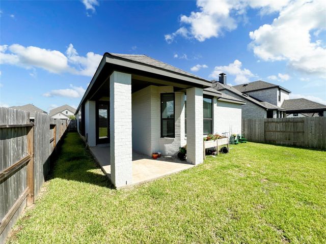 3205 Cornflower Coast Court, Texas City, TX 77568