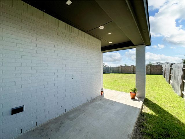 3205 Cornflower Coast Court, Texas City, TX 77568