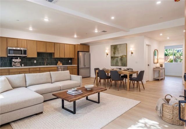 1065 S Corning Street C, Los Angeles, CA 90035