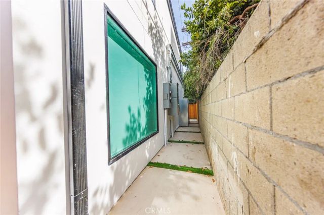 1065 S Corning Street C, Los Angeles, CA 90035