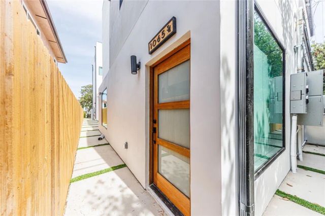 1065 S Corning Street C, Los Angeles, CA 90035