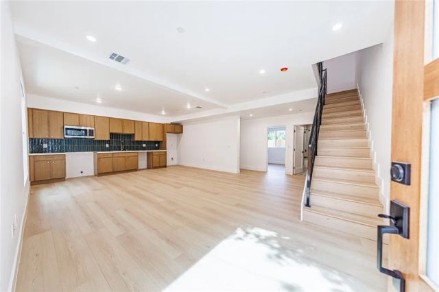 1065 S Corning Street C, Los Angeles, CA 90035