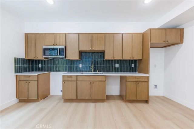 1065 S Corning Street C, Los Angeles, CA 90035