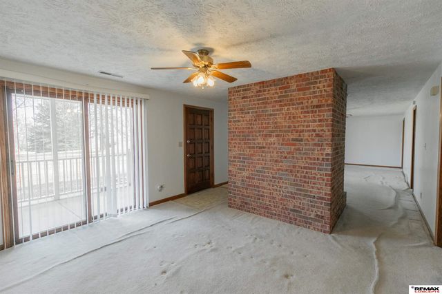 600 McKelvie Road, Lincoln, NE 68521