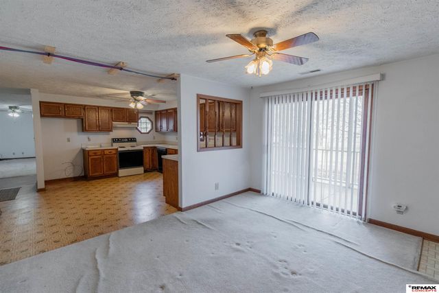 600 McKelvie Road, Lincoln, NE 68521