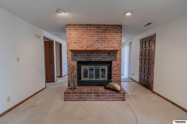 600 McKelvie Road, Lincoln, NE 68521