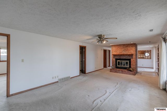 600 McKelvie Road, Lincoln, NE 68521