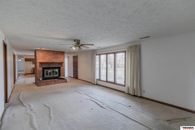 600 McKelvie Road, Lincoln, NE 68521