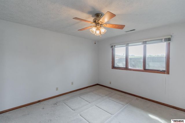 600 McKelvie Road, Lincoln, NE 68521