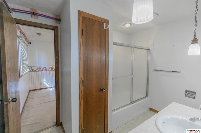 600 McKelvie Road, Lincoln, NE 68521