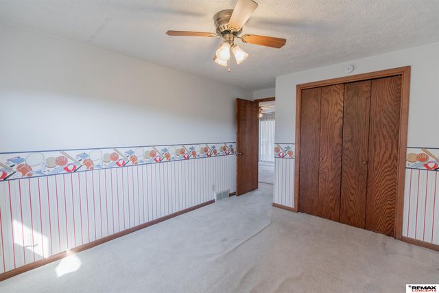 600 McKelvie Road, Lincoln, NE 68521