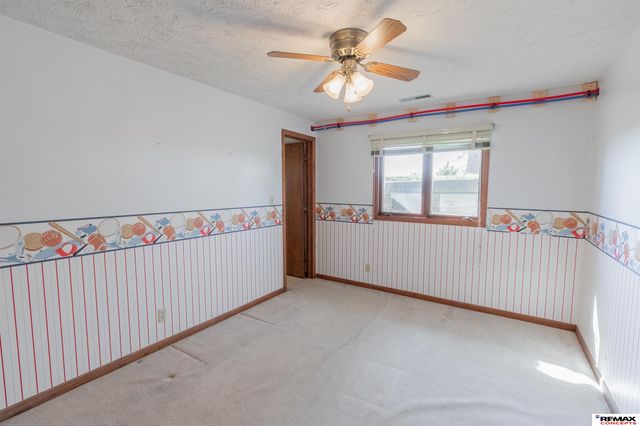 600 McKelvie Road, Lincoln, NE 68521