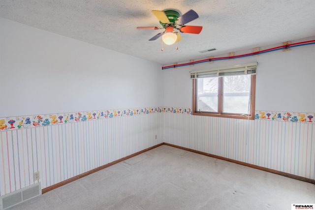 600 McKelvie Road, Lincoln, NE 68521