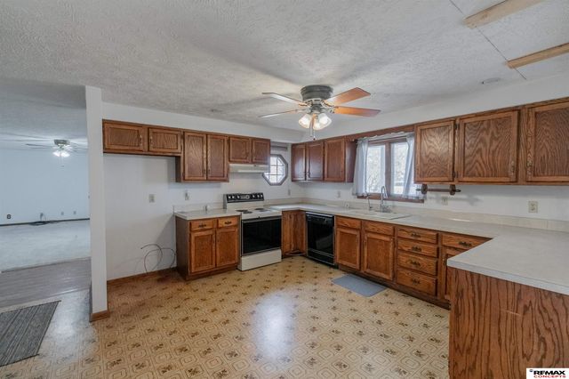 600 McKelvie Road, Lincoln, NE 68521