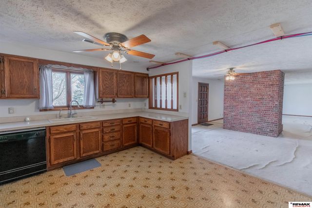 600 McKelvie Road, Lincoln, NE 68521