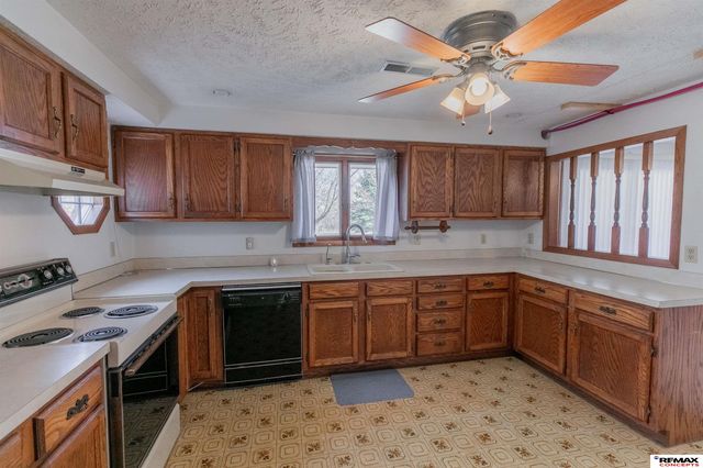 600 McKelvie Road, Lincoln, NE 68521