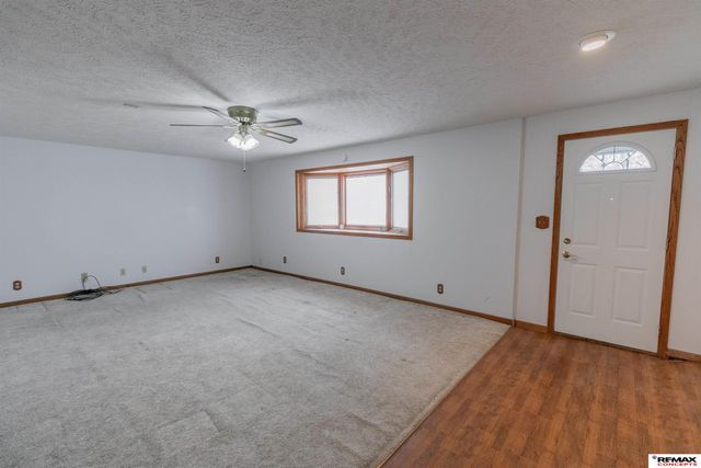 600 McKelvie Road, Lincoln, NE 68521