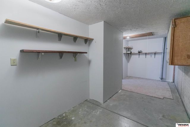 600 McKelvie Road, Lincoln, NE 68521