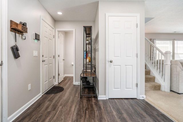 6862 Riding Trail Drive, Canal Winchester, OH 43110