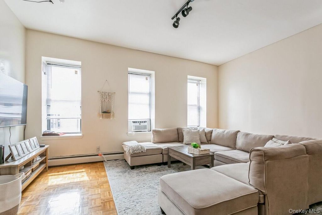 2150 5th Avenue, New York (manhattan), NY 10037 — photo 4