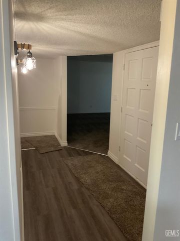 11709 Brockridge Court, Bakersfield, CA 93312