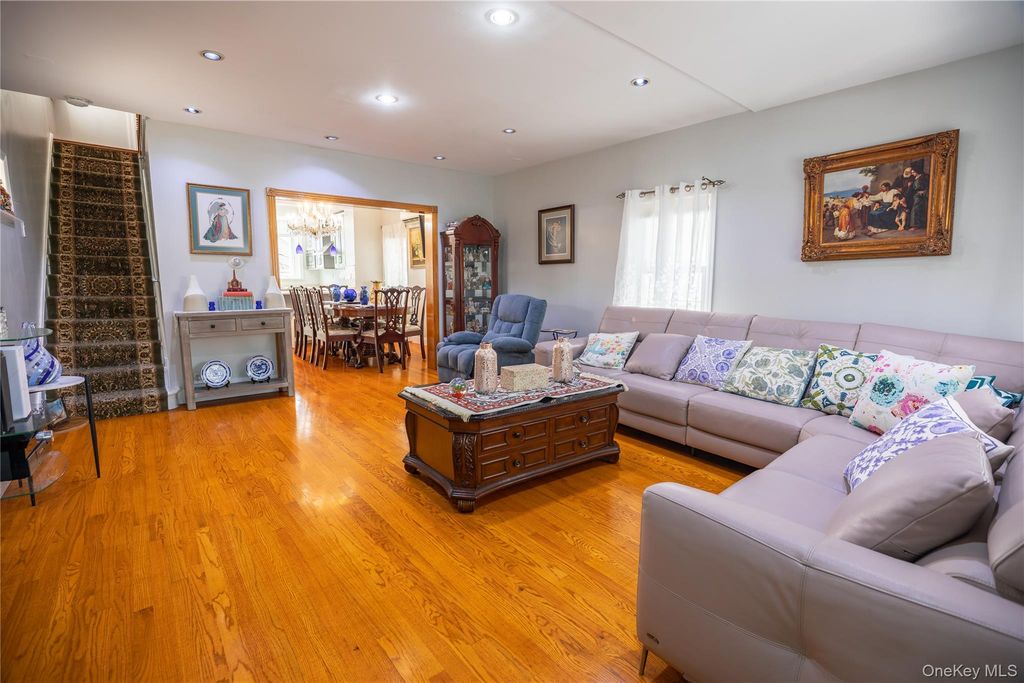 13043 Lefferts Boulevard, South Ozone Park, NY 11420 — photo 3