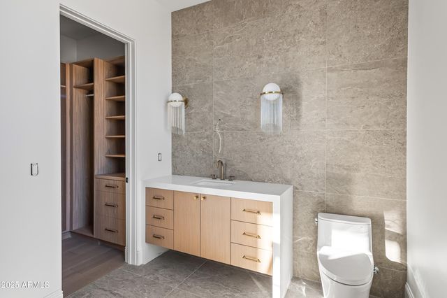 7031 E PARADISE Drive, Scottsdale, AZ 85254