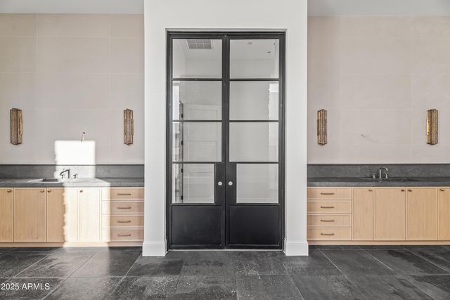 7031 E PARADISE Drive, Scottsdale, AZ 85254