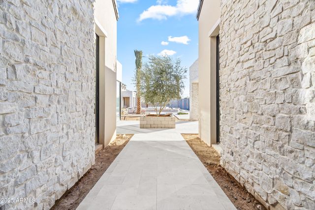 7031 E PARADISE Drive, Scottsdale, AZ 85254