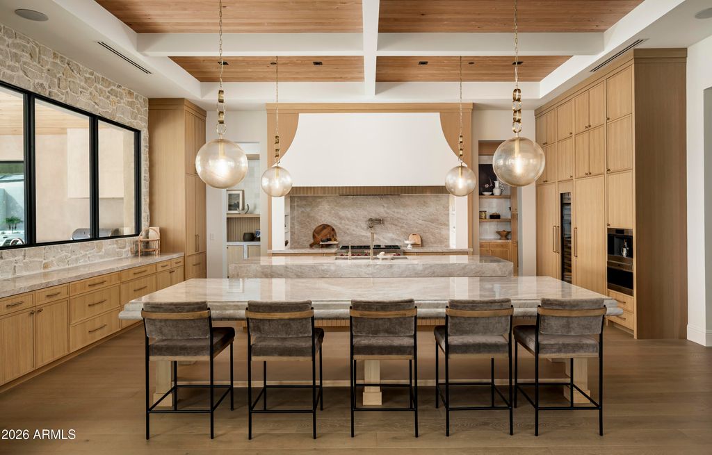 Image 17 of property listing at 7031 E PARADISE Drive, Scottsdale, AZ 85254