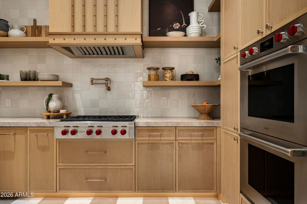 Image 21 of property listing at 7031 E PARADISE Drive, Scottsdale, AZ 85254