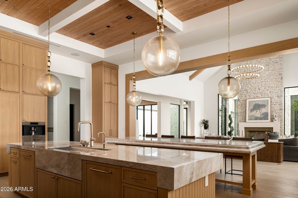 Image 22 of property listing at 7031 E PARADISE Drive, Scottsdale, AZ 85254