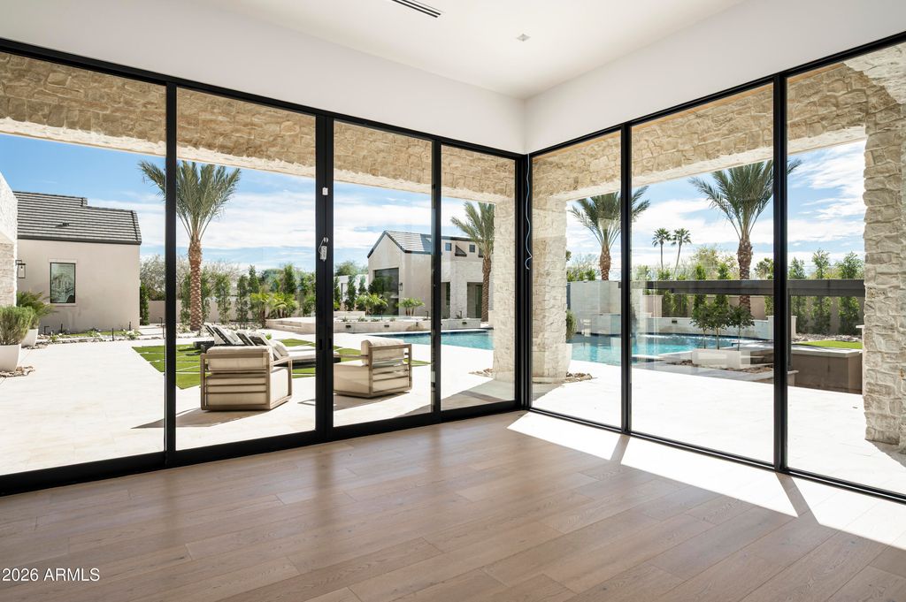 Image 26 of property listing at 7031 E PARADISE Drive, Scottsdale, AZ 85254