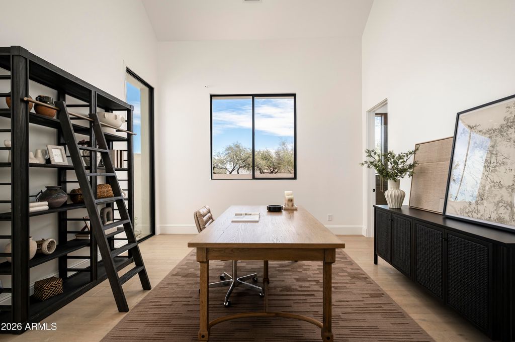 Image 33 of property listing at 7031 E PARADISE Drive, Scottsdale, AZ 85254