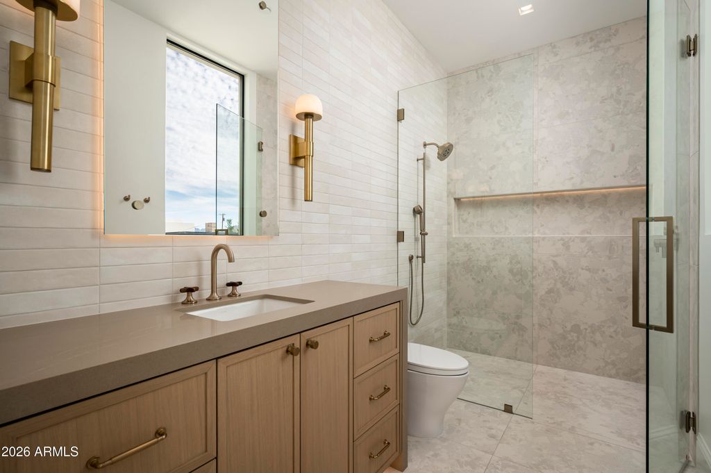 Image 39 of property listing at 7031 E PARADISE Drive, Scottsdale, AZ 85254